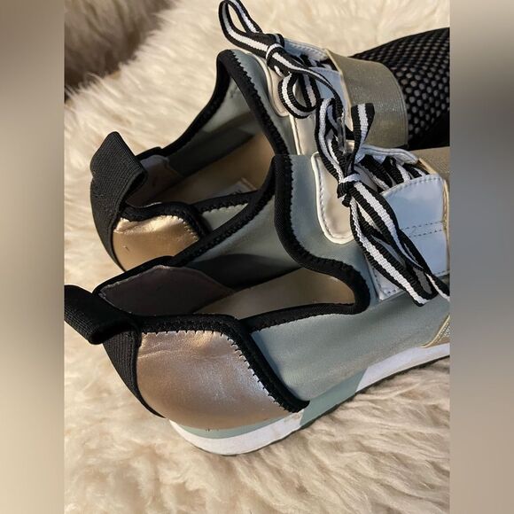 Steve Madden Arctic Sneakers 8.5 - Picture 4 of 10